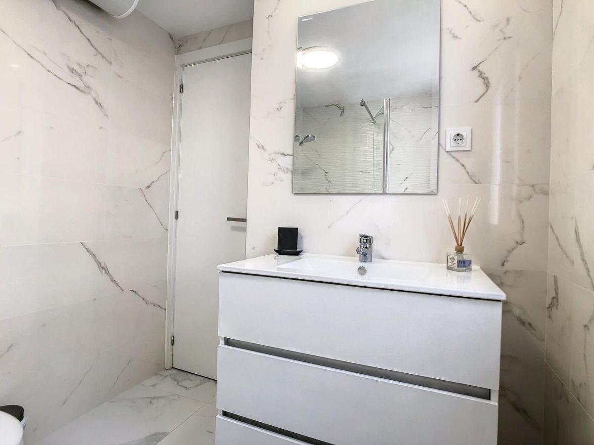 Urban&Vacay! Suite - Torremolinos City Centre Exteriör bild