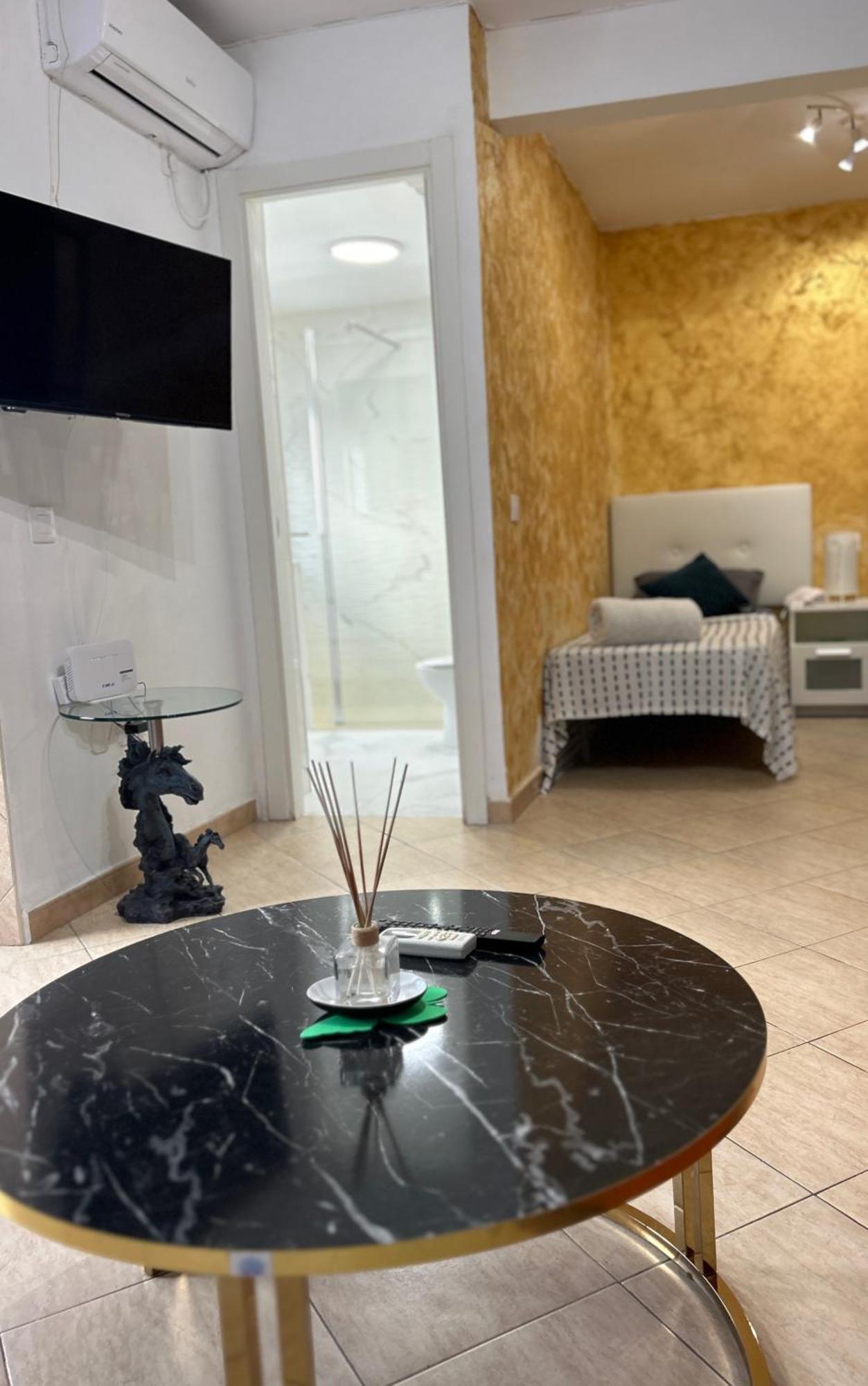 Urban&Vacay! Suite - Torremolinos City Centre Exteriör bild